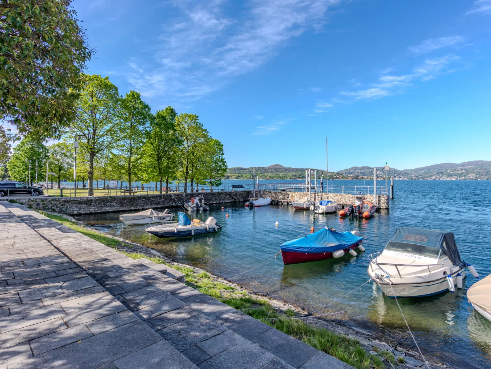 Attilio lake front view-Buiten