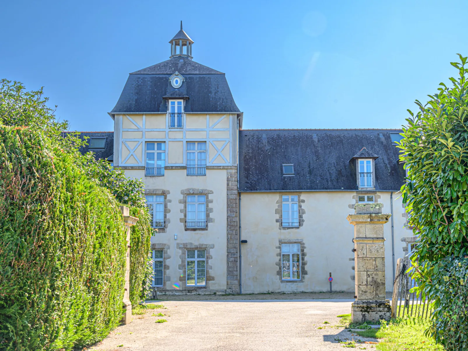 Château De Kergonano-Buiten