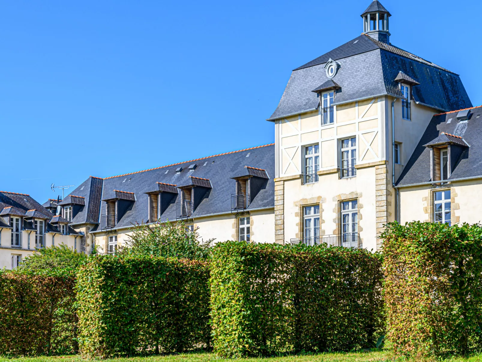 Château De Kergonano-Buiten