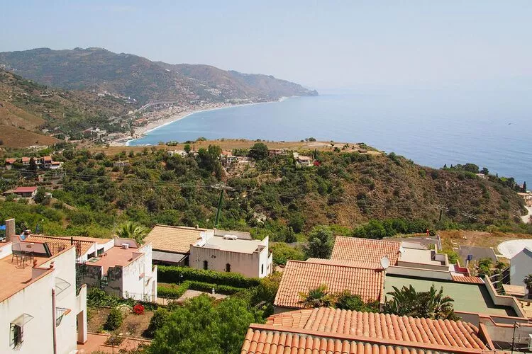 Apartments Taormina-Le Villette Aloe 2 pax-Uitzicht zomer