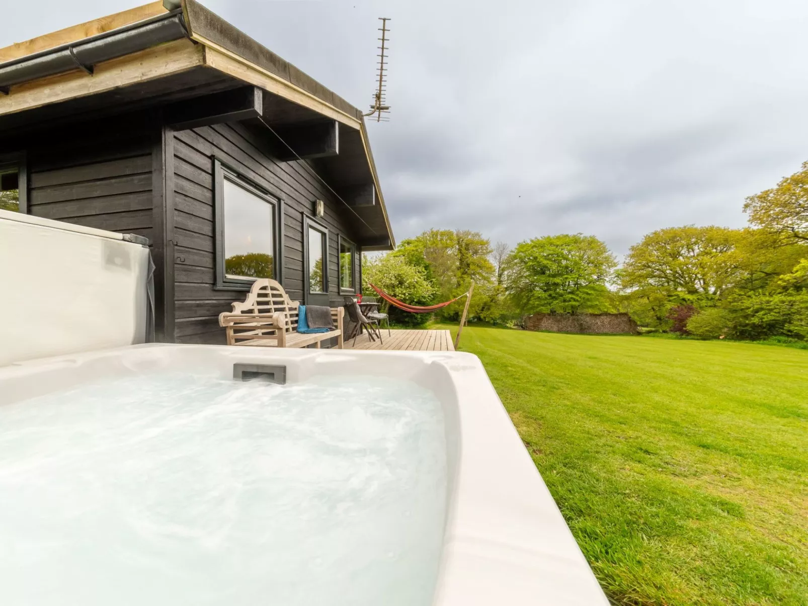 Sycamore Hot Tub Lodge