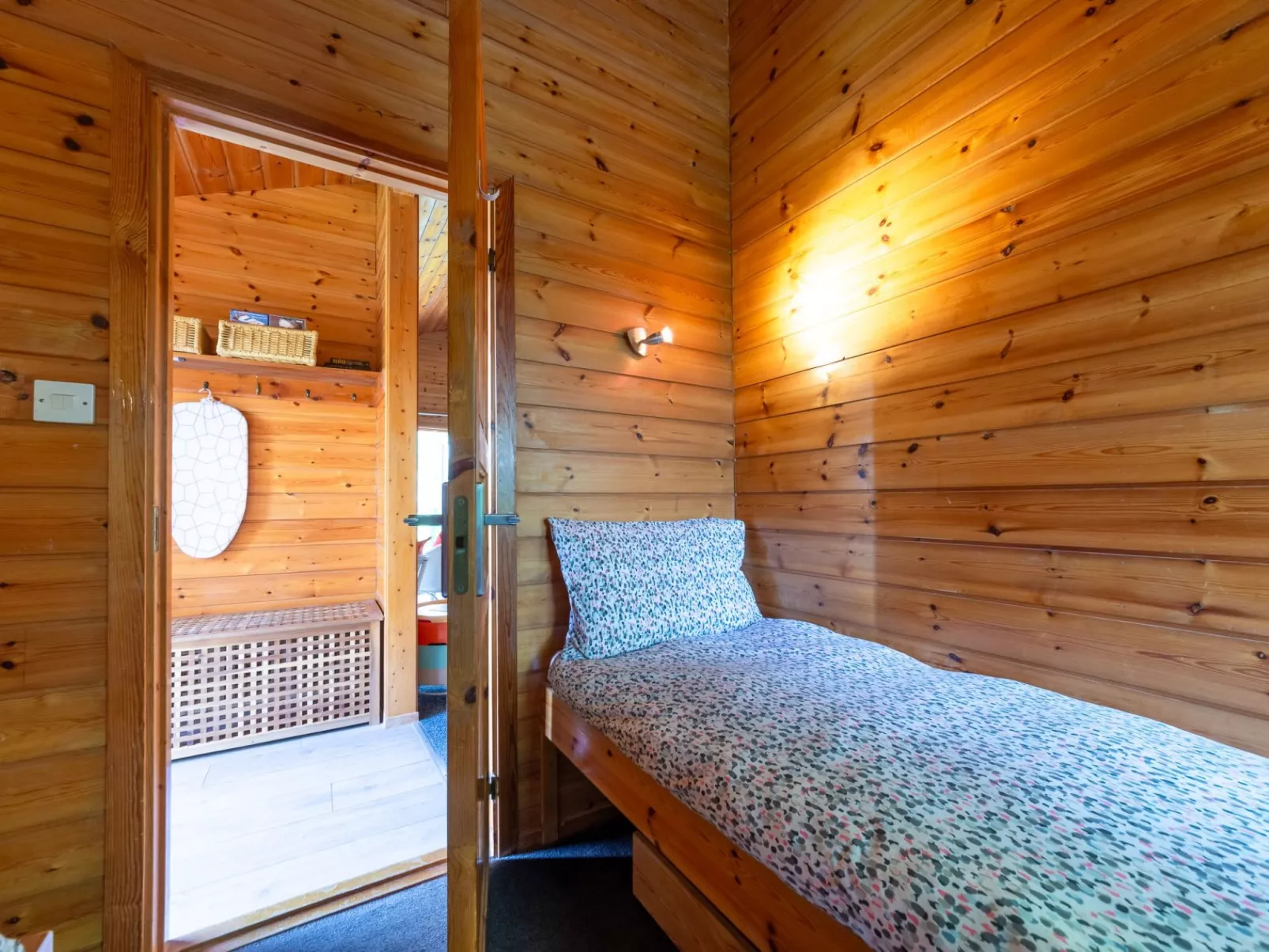 Bramley Hot Tub Lodge-Binnen