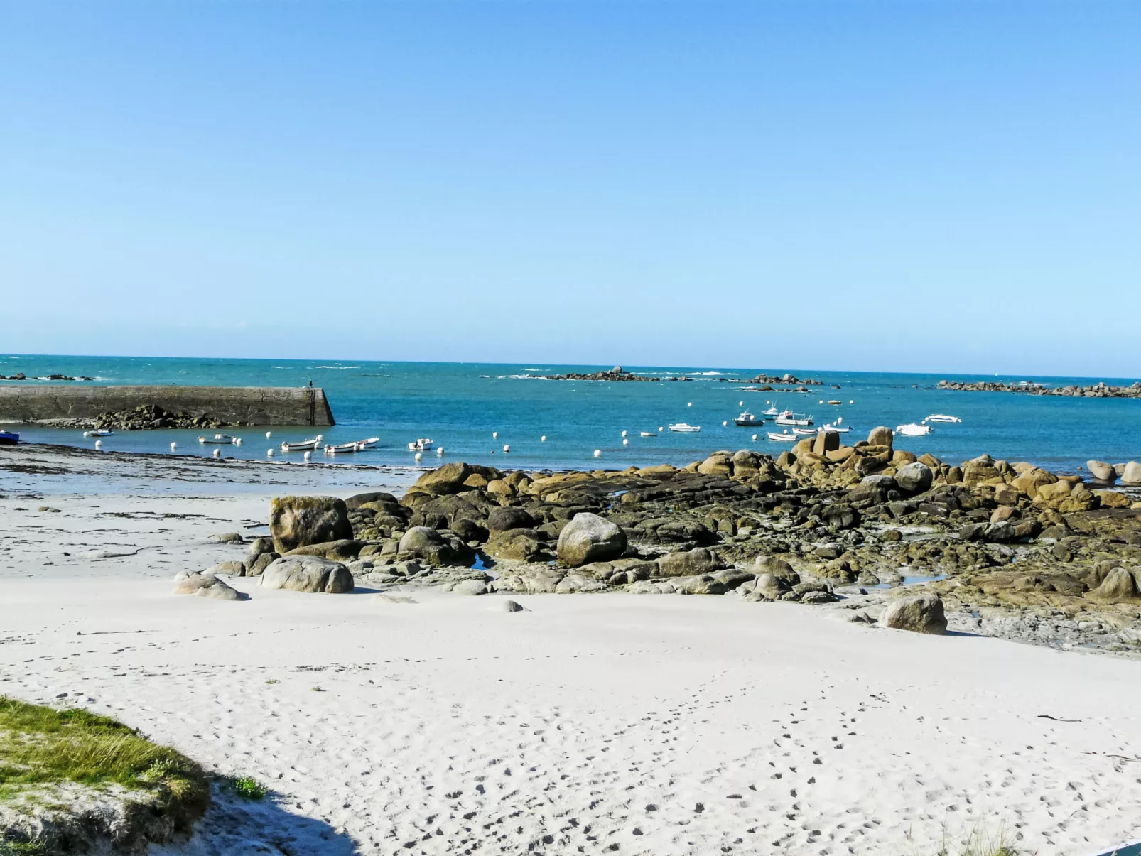 Les Pieds dans l'eau-Buiten