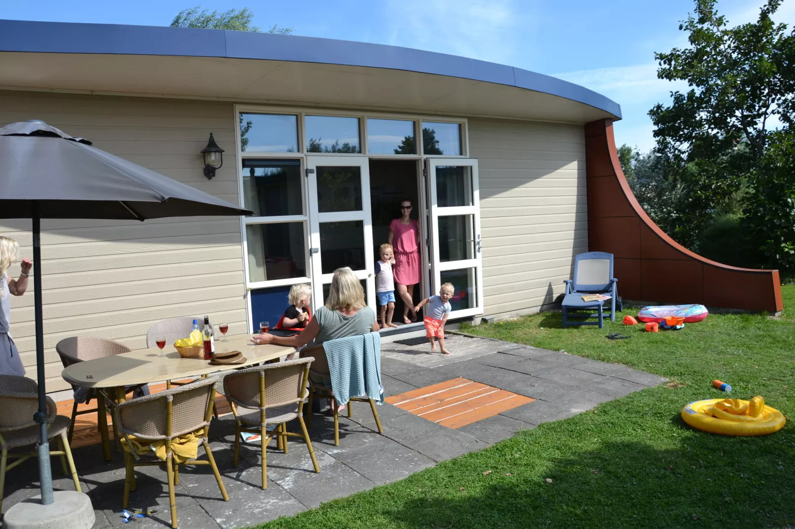 Strandpark Vlugtenburg 1-Tuinen zomer