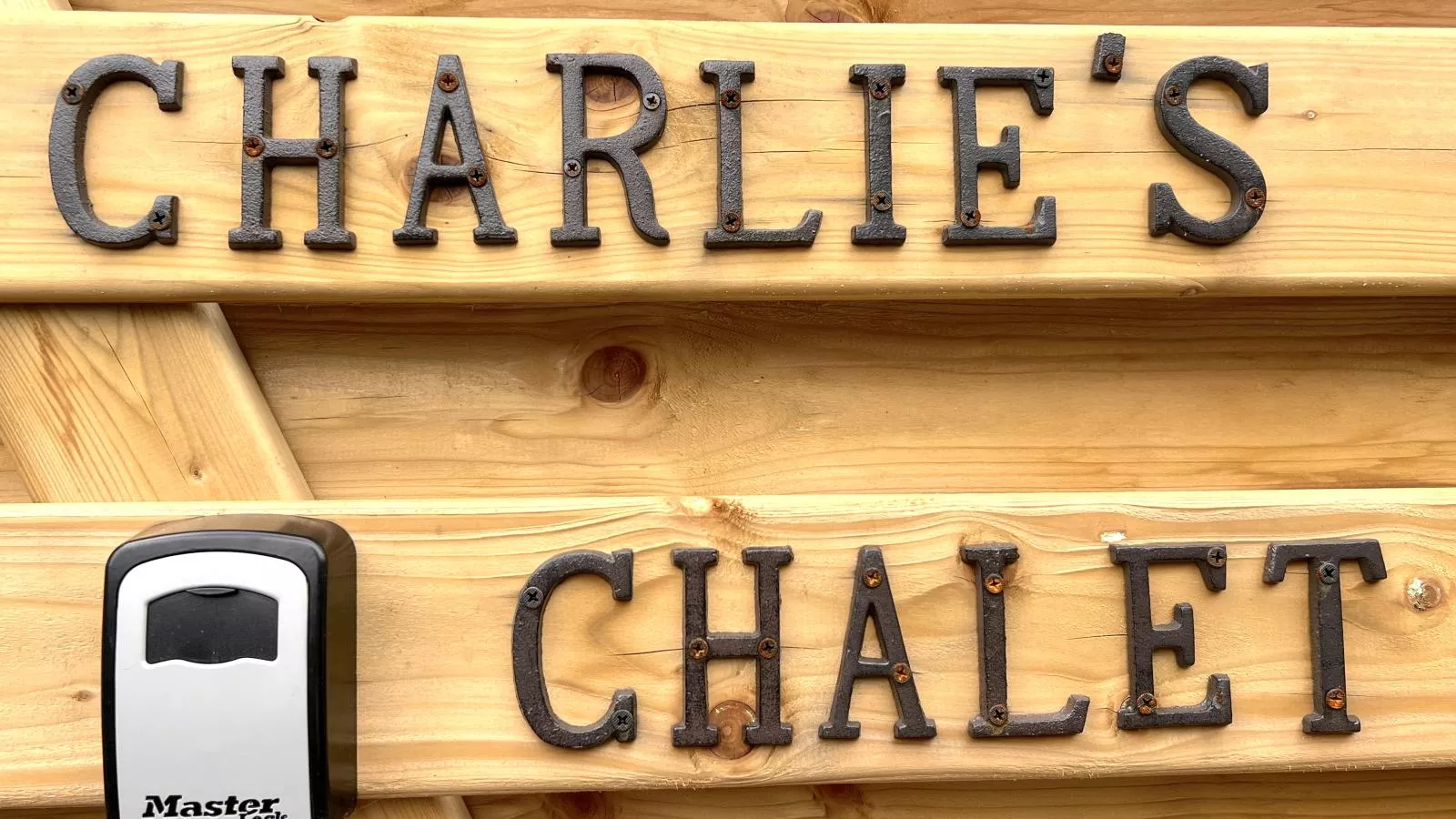 Charlies Chalet-Sfeer