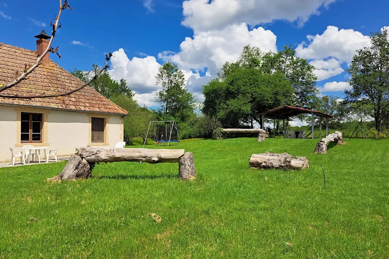 Maison de vacances -   VIEURE-Tuinen zomer