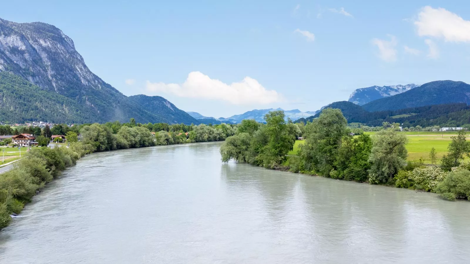 Am Inn Fluss-Gebieden zomer 1km