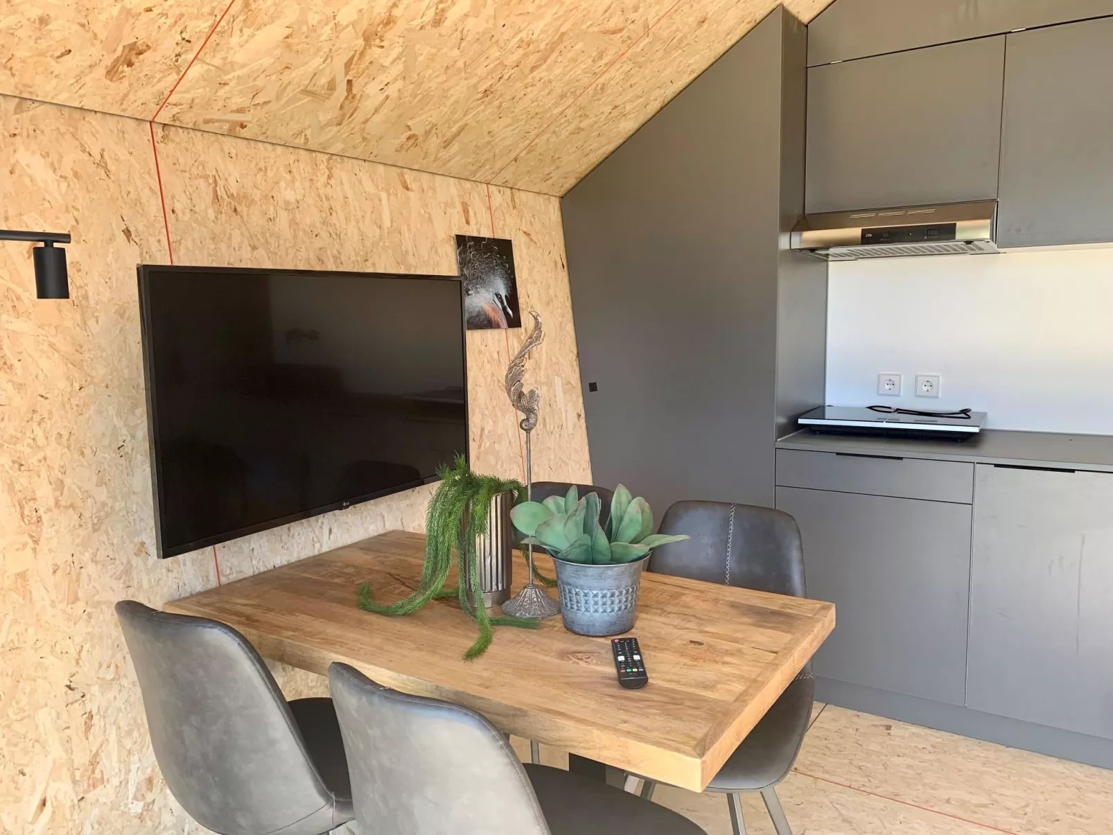 Lodge de Montagne Petite (glamping tent)-Binnen