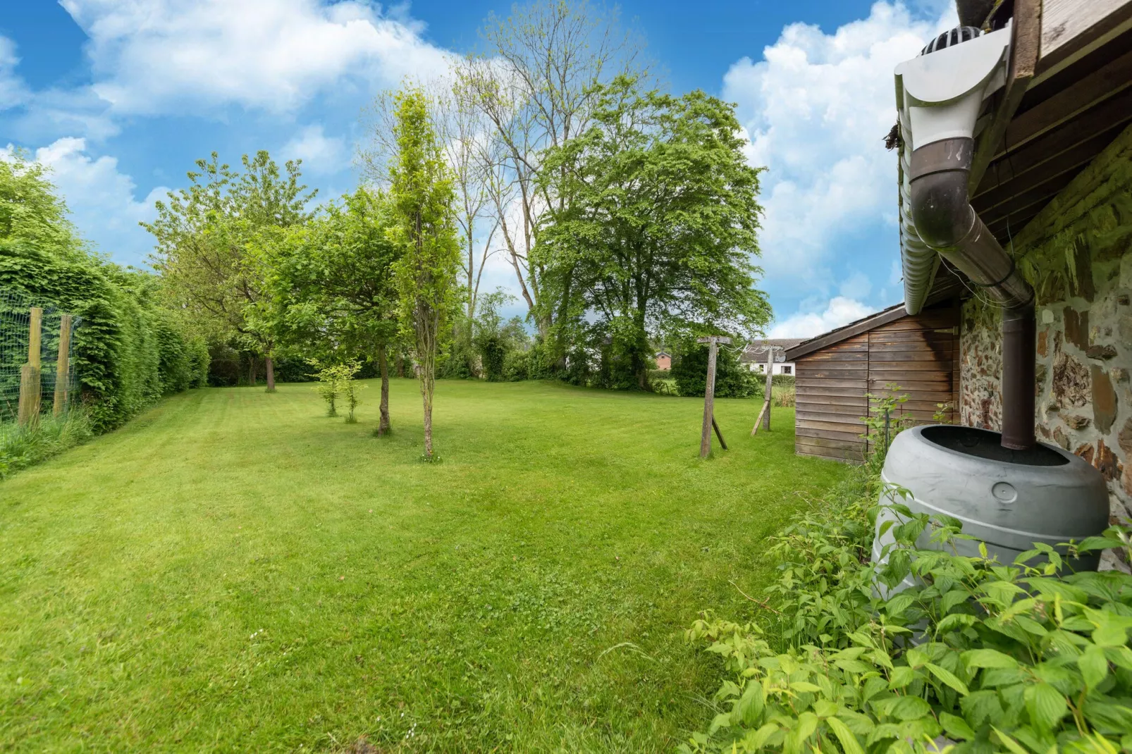 Magnifique habitation avec piscine et bains à remous-Tuinen zomer