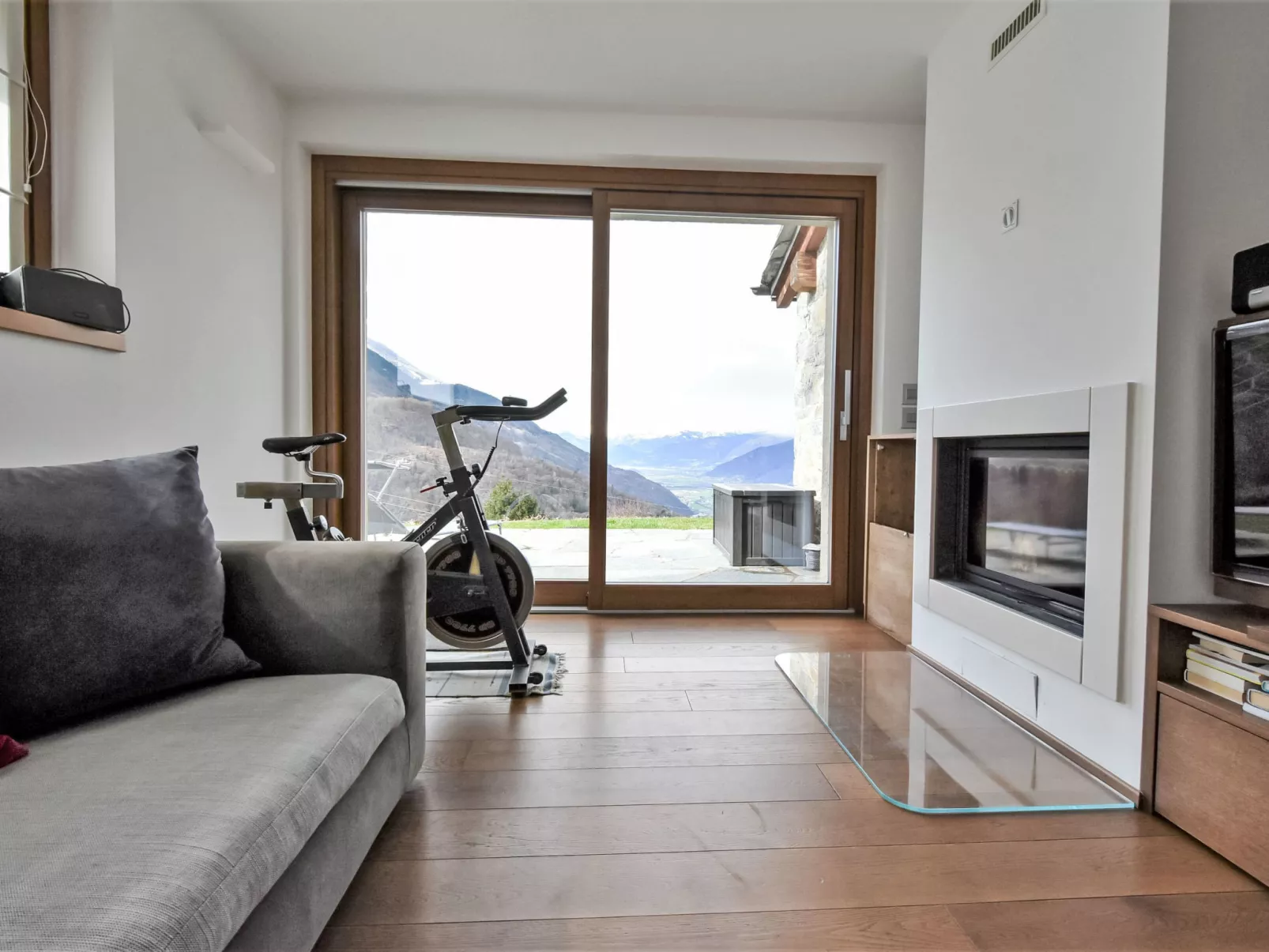 Arzo Mountain Chalet-Binnen