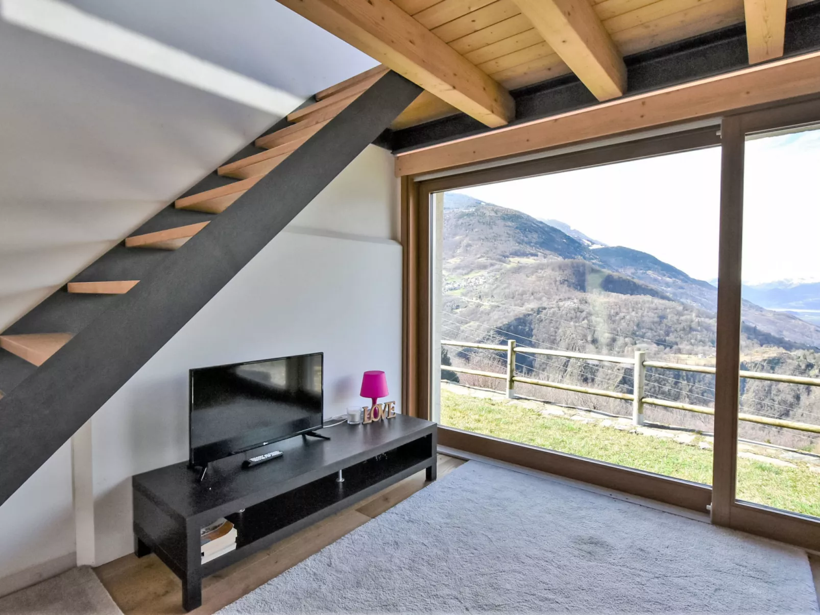 Arzo Mountain Chalet-Binnen