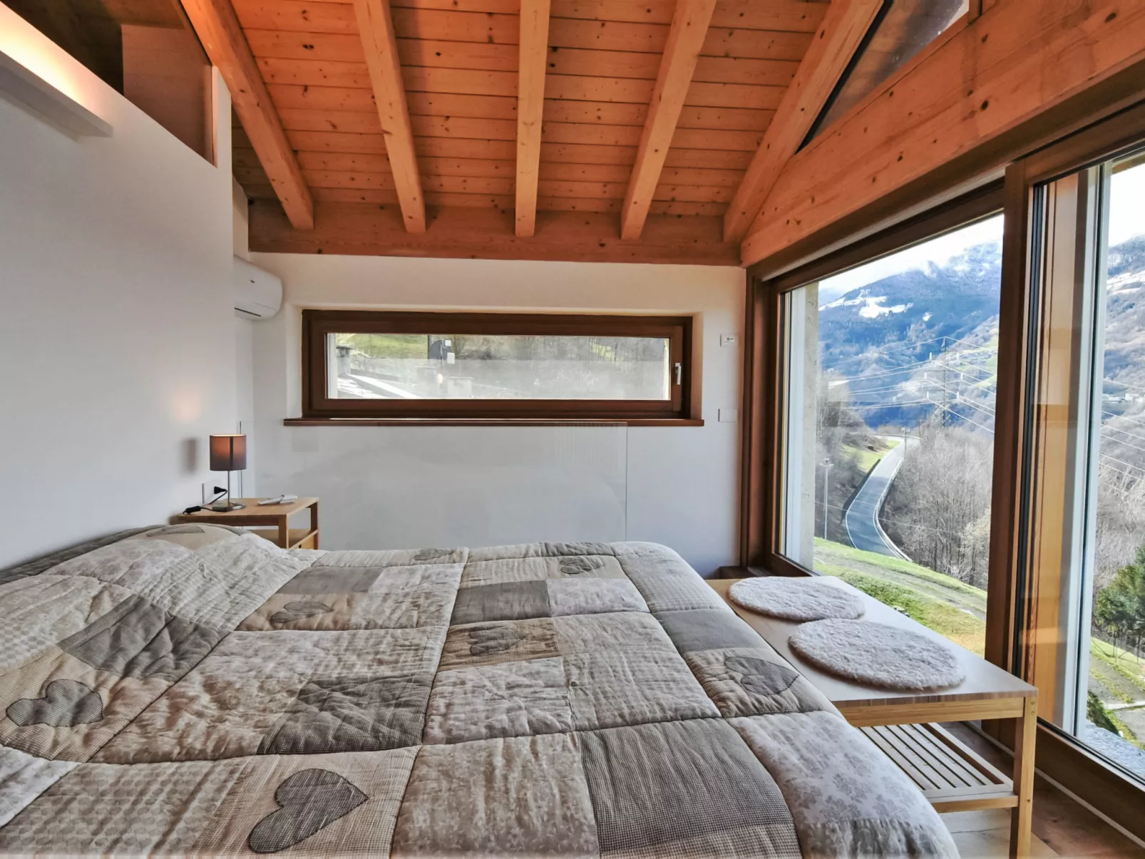 Arzo Mountain Chalet-Binnen