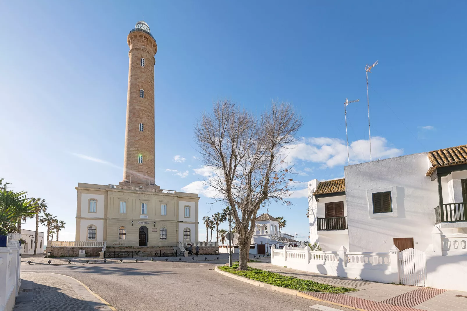 El Paseo Del Faro-Buitenkant zomer