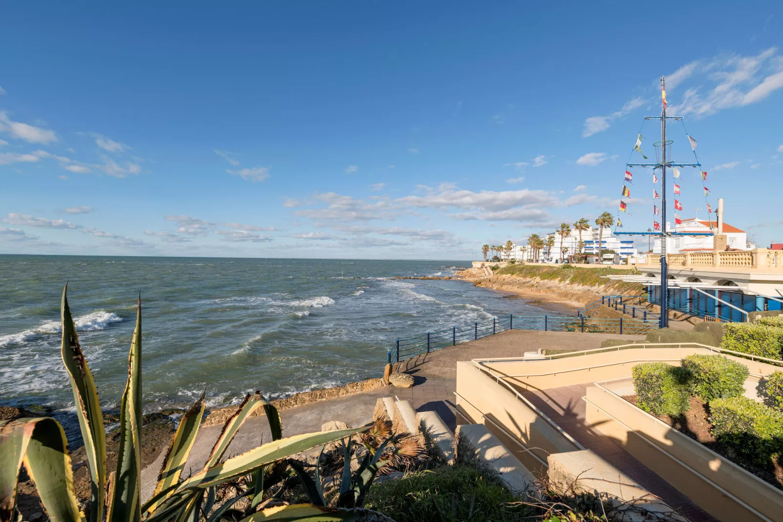 El Paseo Del Faro-Buitenkant zomer