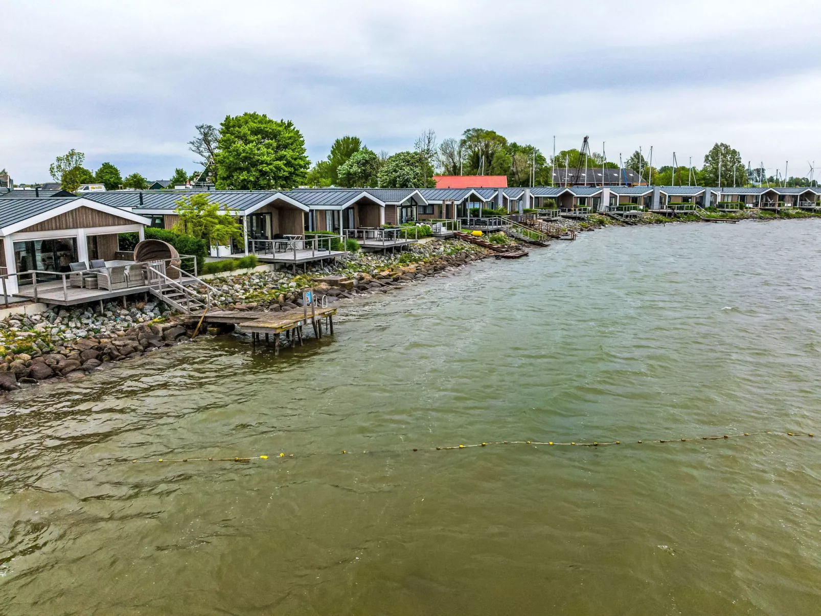 Pavilion Waterfront 6-Buiten