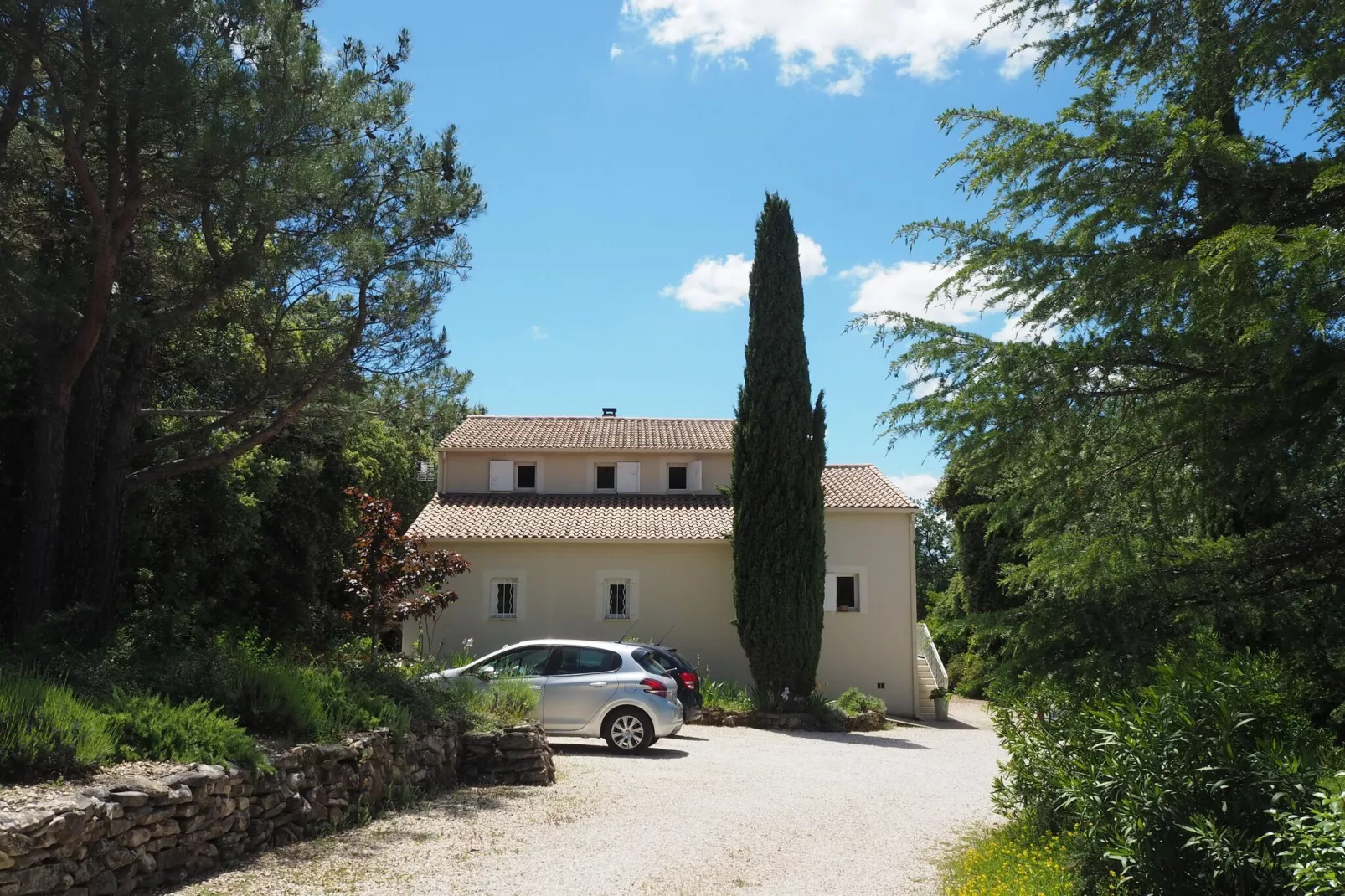 Ferienhaus in Villes-sur-Auzon-Buitenkant zomer