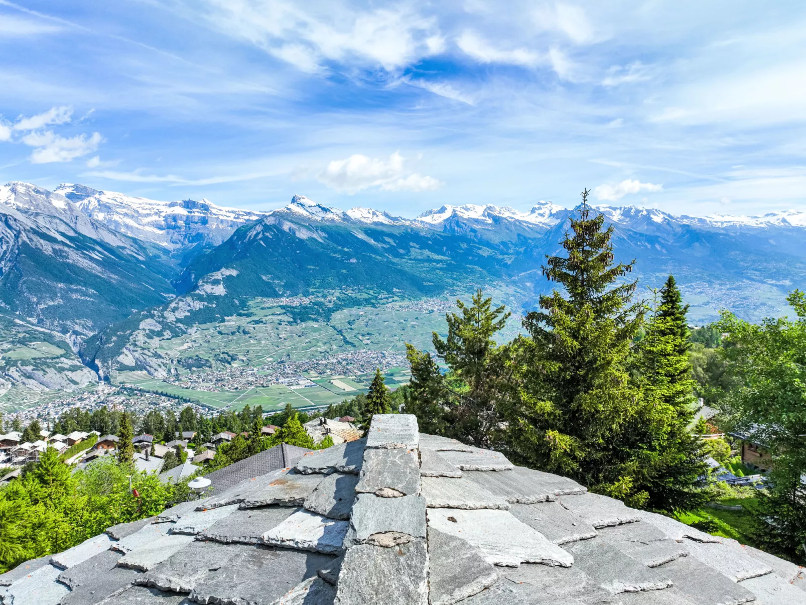 Rêves des Alpes-Buiten