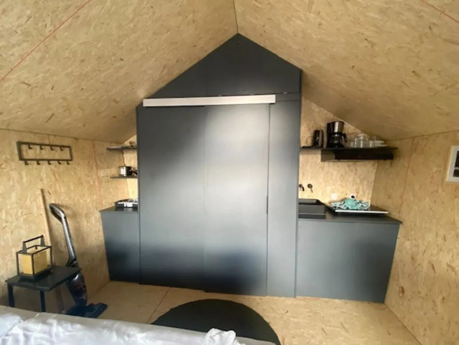 Tiny House Solo Retreat 2-Binnen