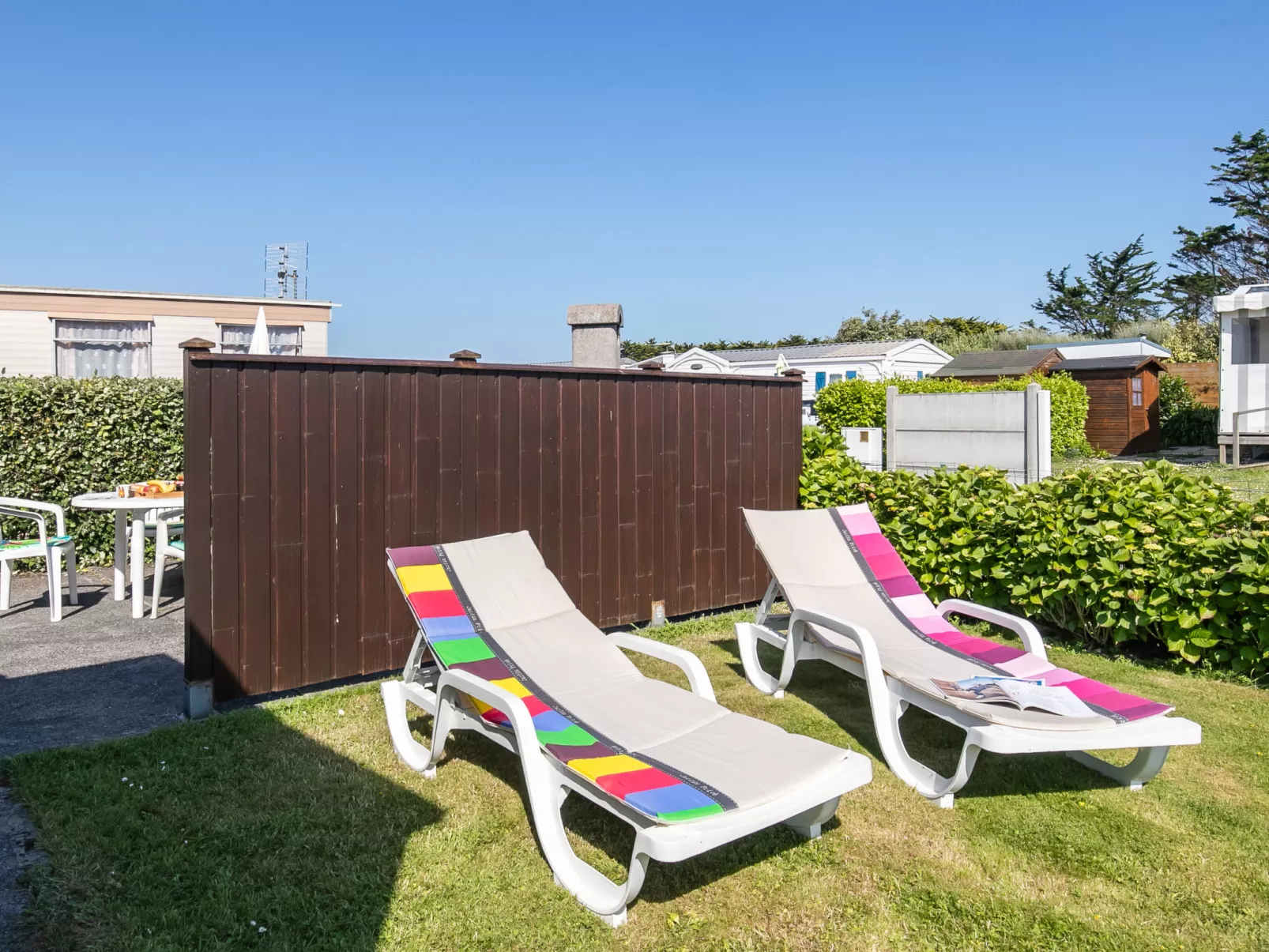 Petit Chalet à la Plage-Buiten