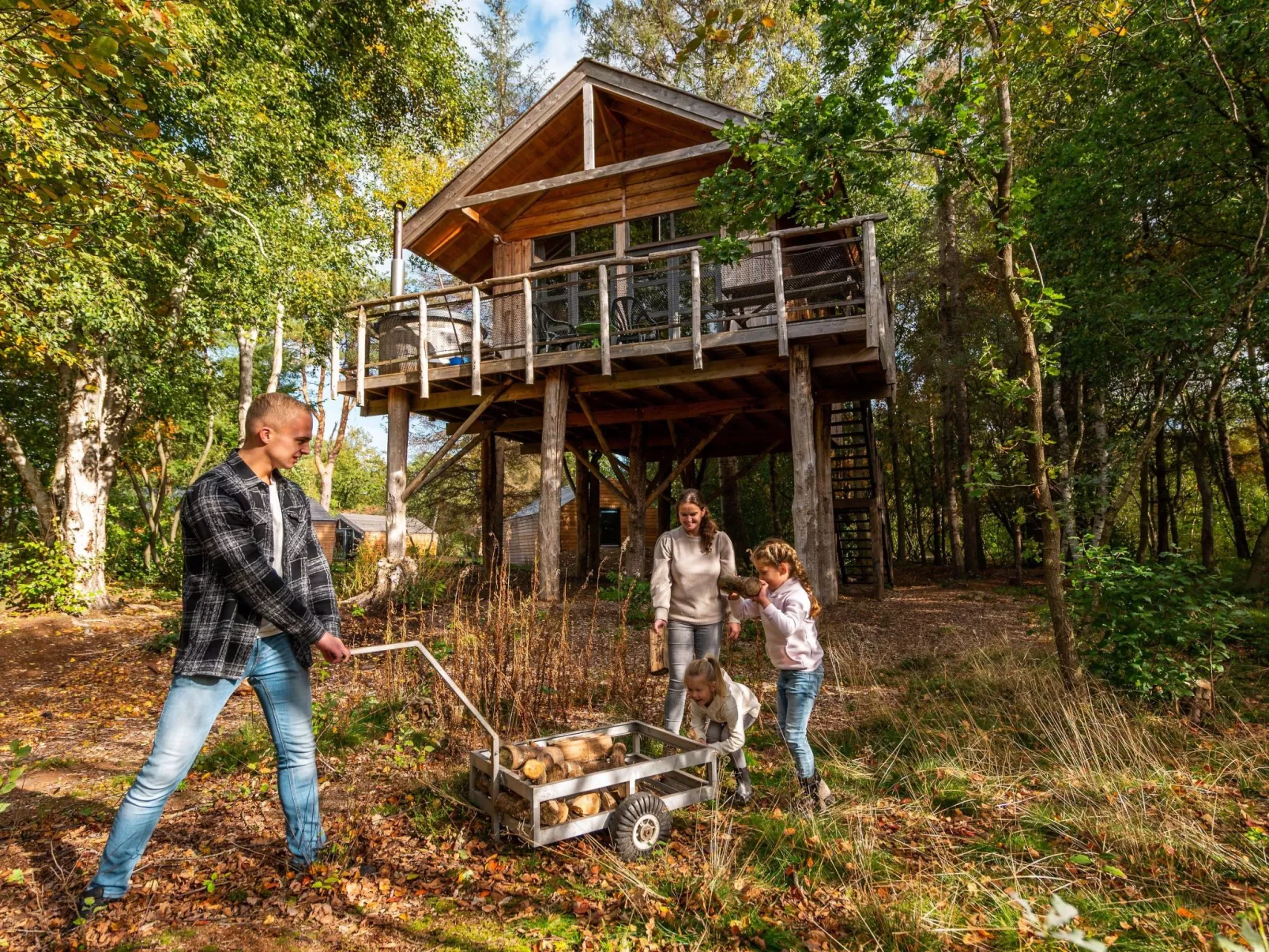 Glamping family lodge 10-Binnen