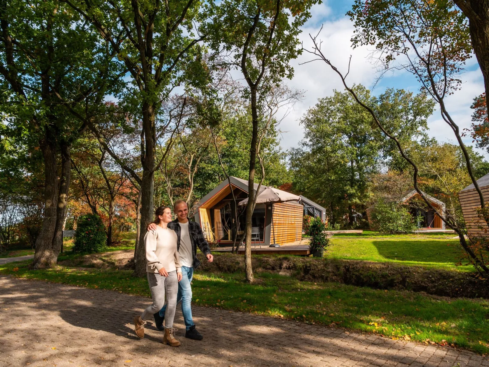 Glamping family lodge 10-Binnen