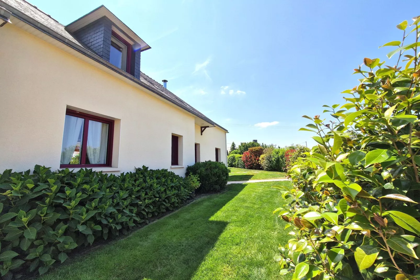 Maison avec piscine Sarzeau-Buitenkant zomer