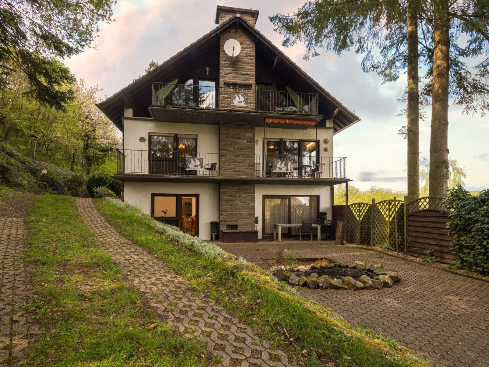 Eifelnatur (Haus 1)-Buiten