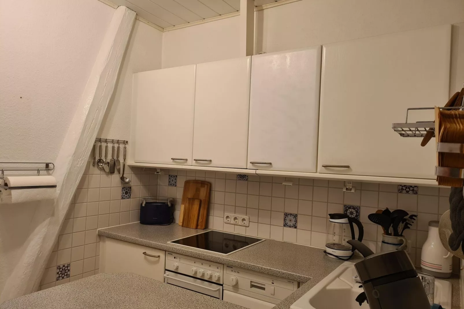 Schöne Wohnung im reetgedachten Bauernhaus-Keuken