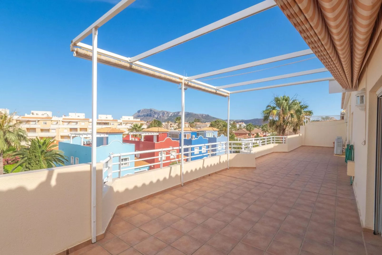 Atico en Denia-Terrasbalkon