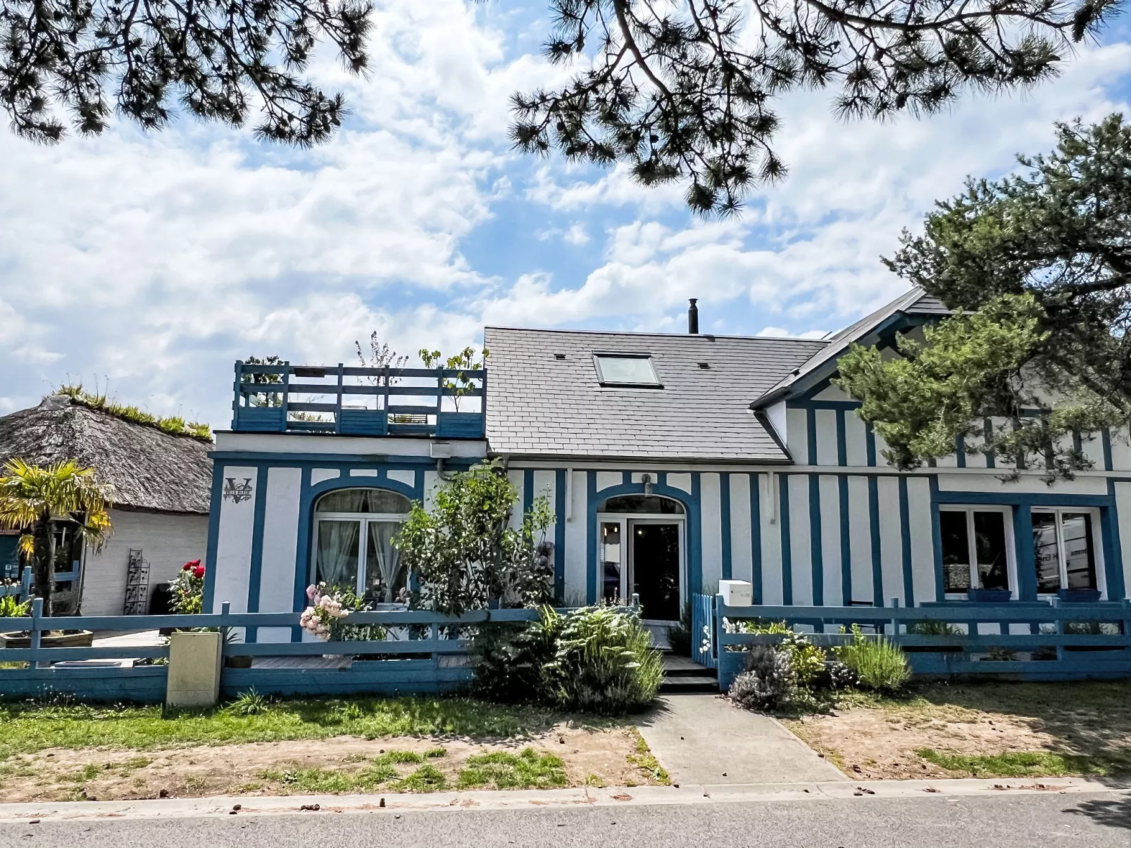 La Villa bleue-Buiten