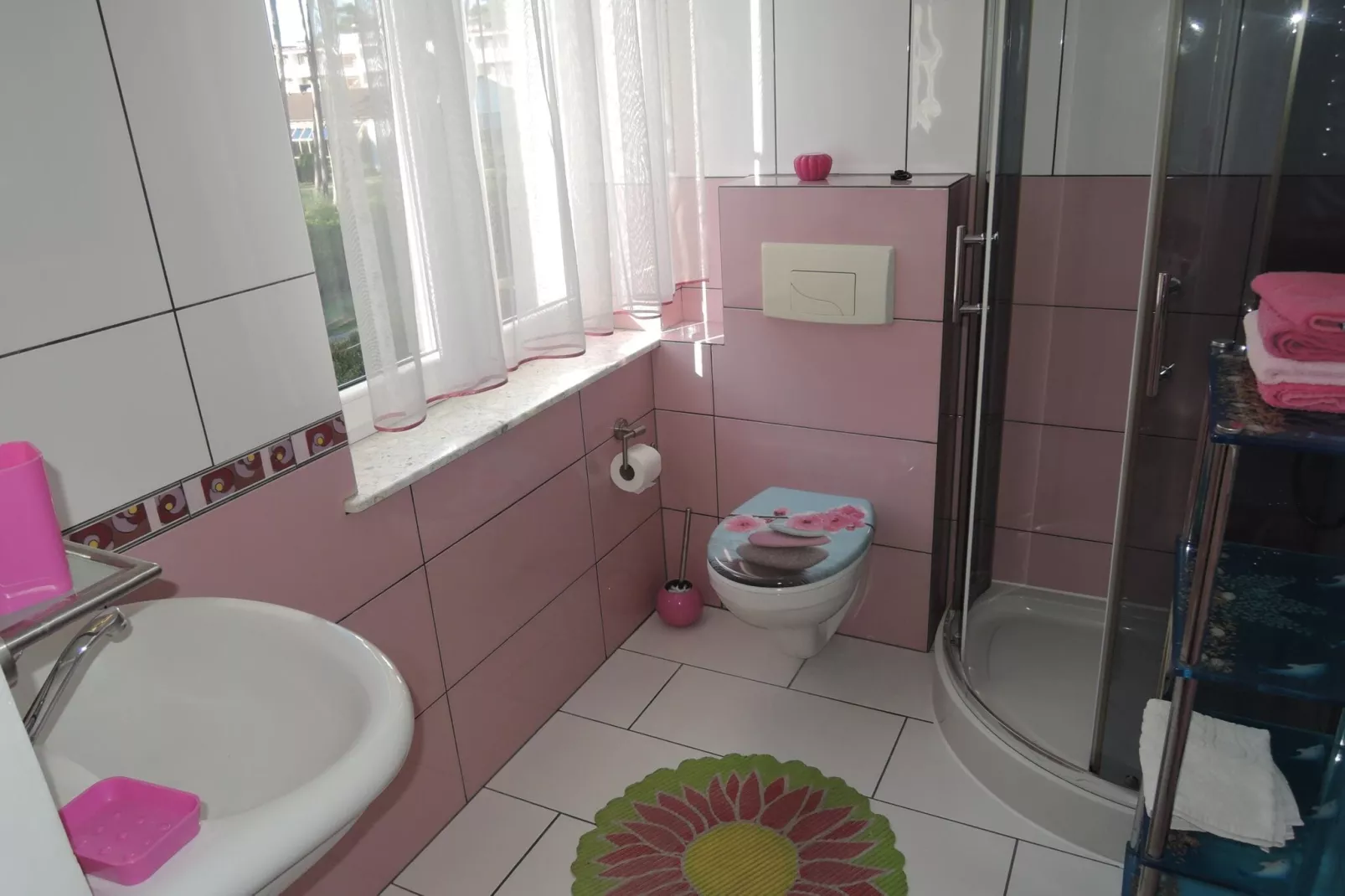 Apartament 4 osobowy różowy-Badkamer