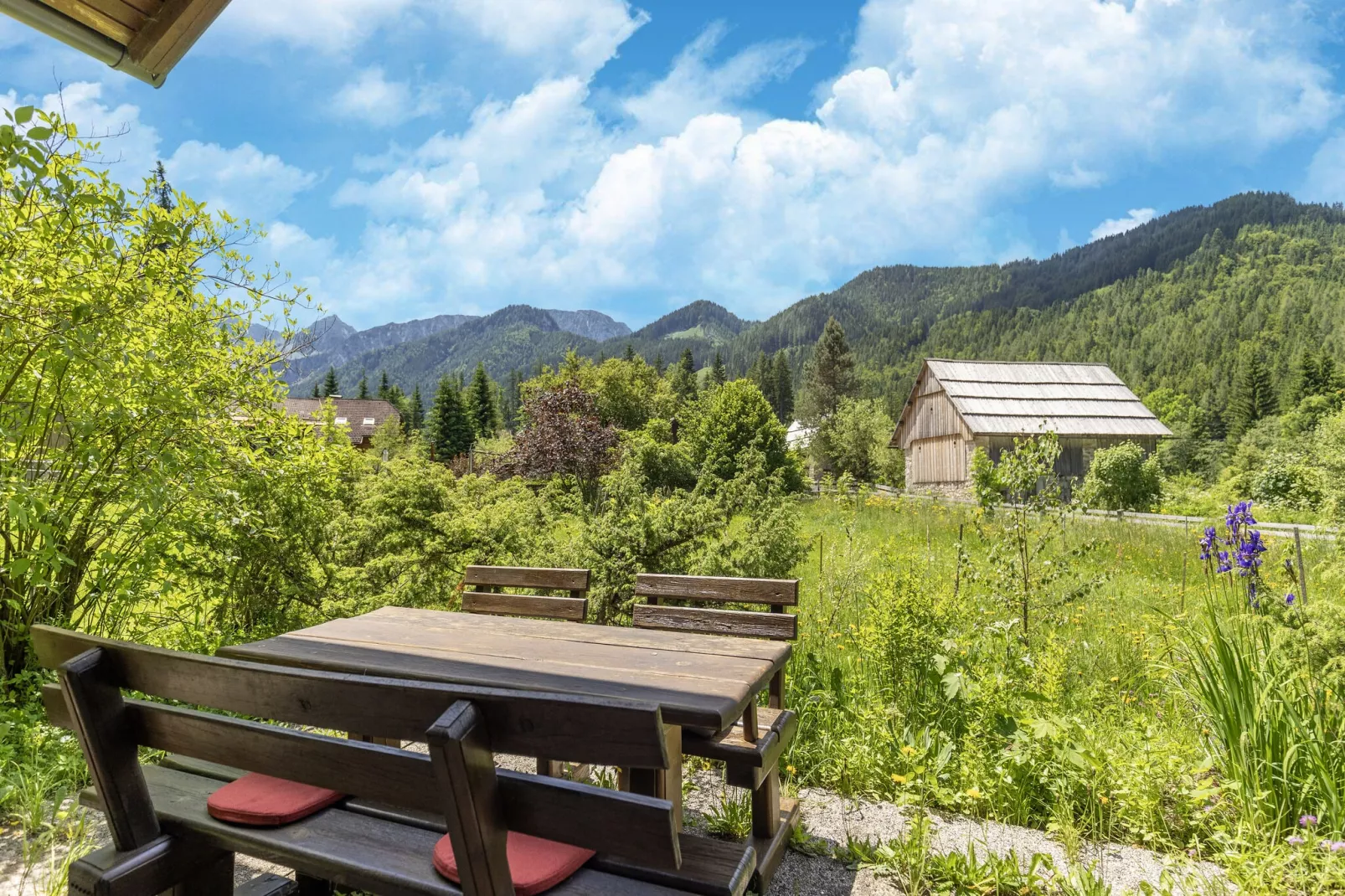 	 Ferienhaus Bodental-Uitzicht zomer