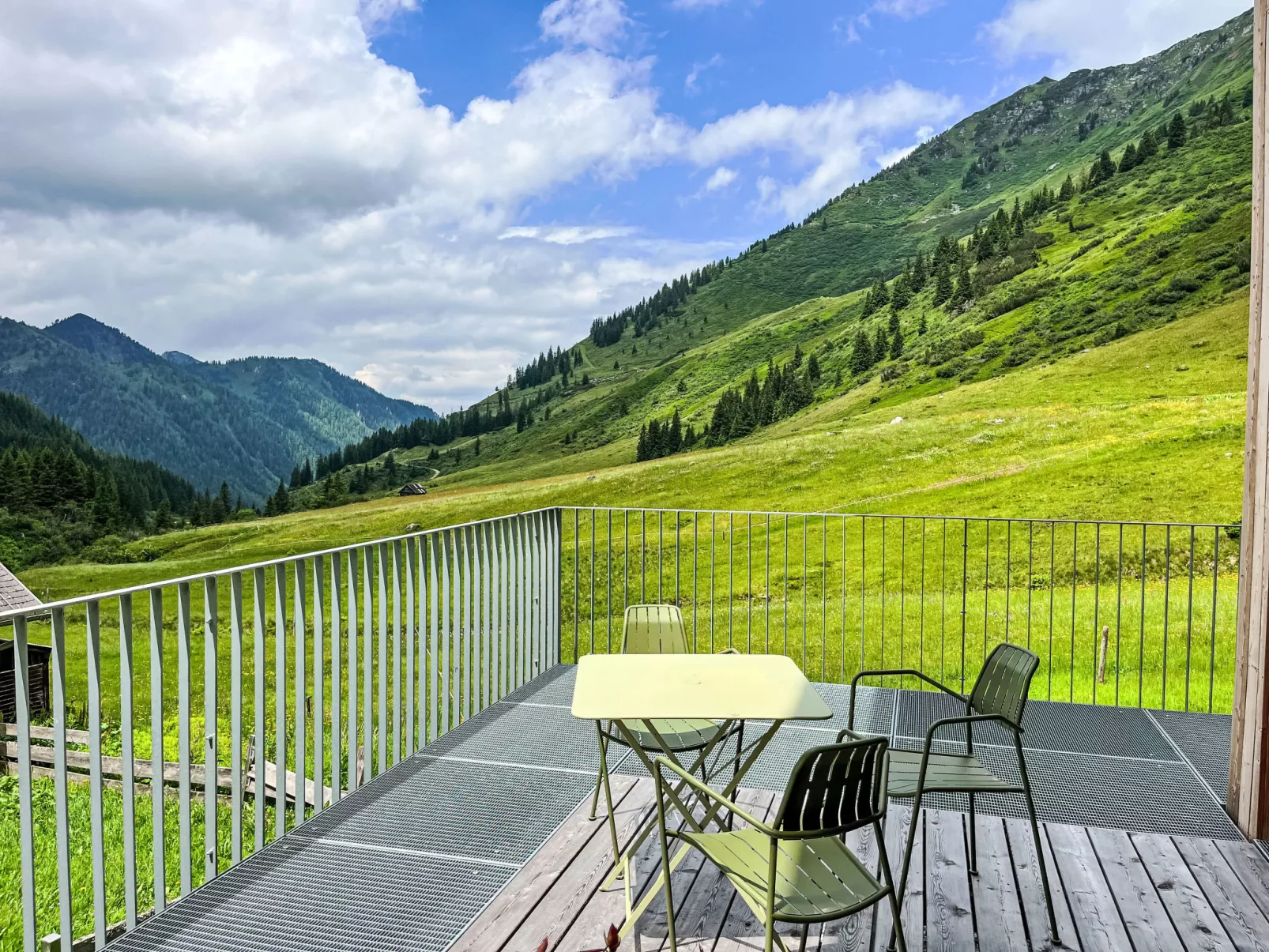 Hideaway Planneralm by JUFA HOTELS-Buiten