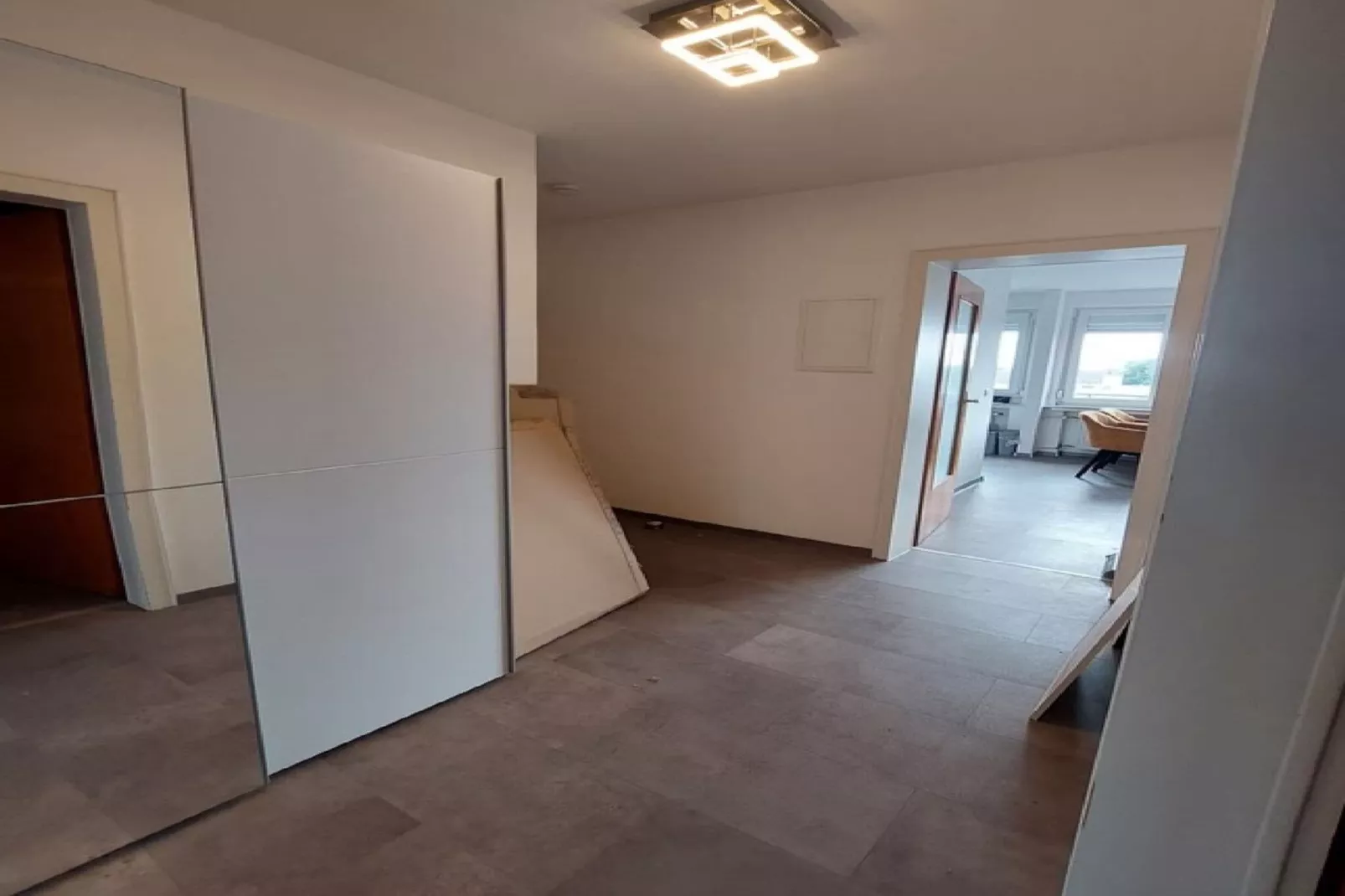 Nice 2-room apartment-Overloop