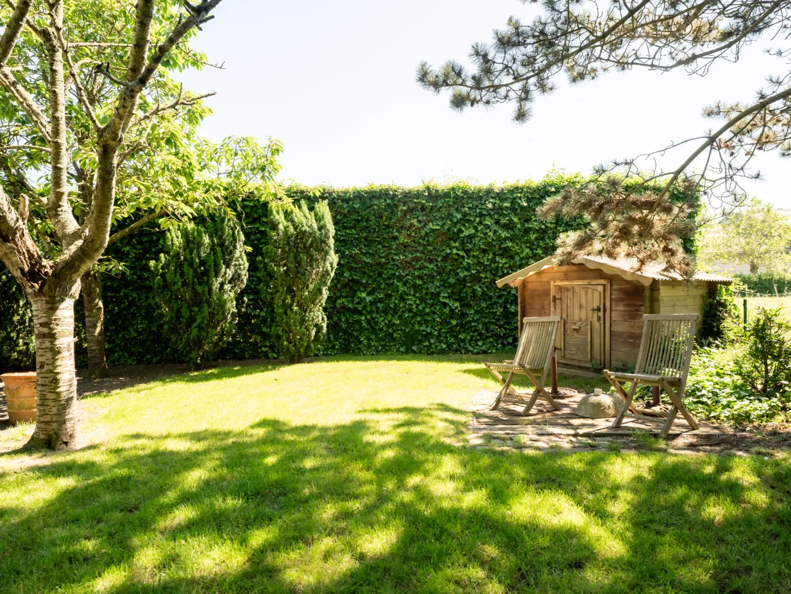 Villa Rosetree with sauna and pool table-Buiten