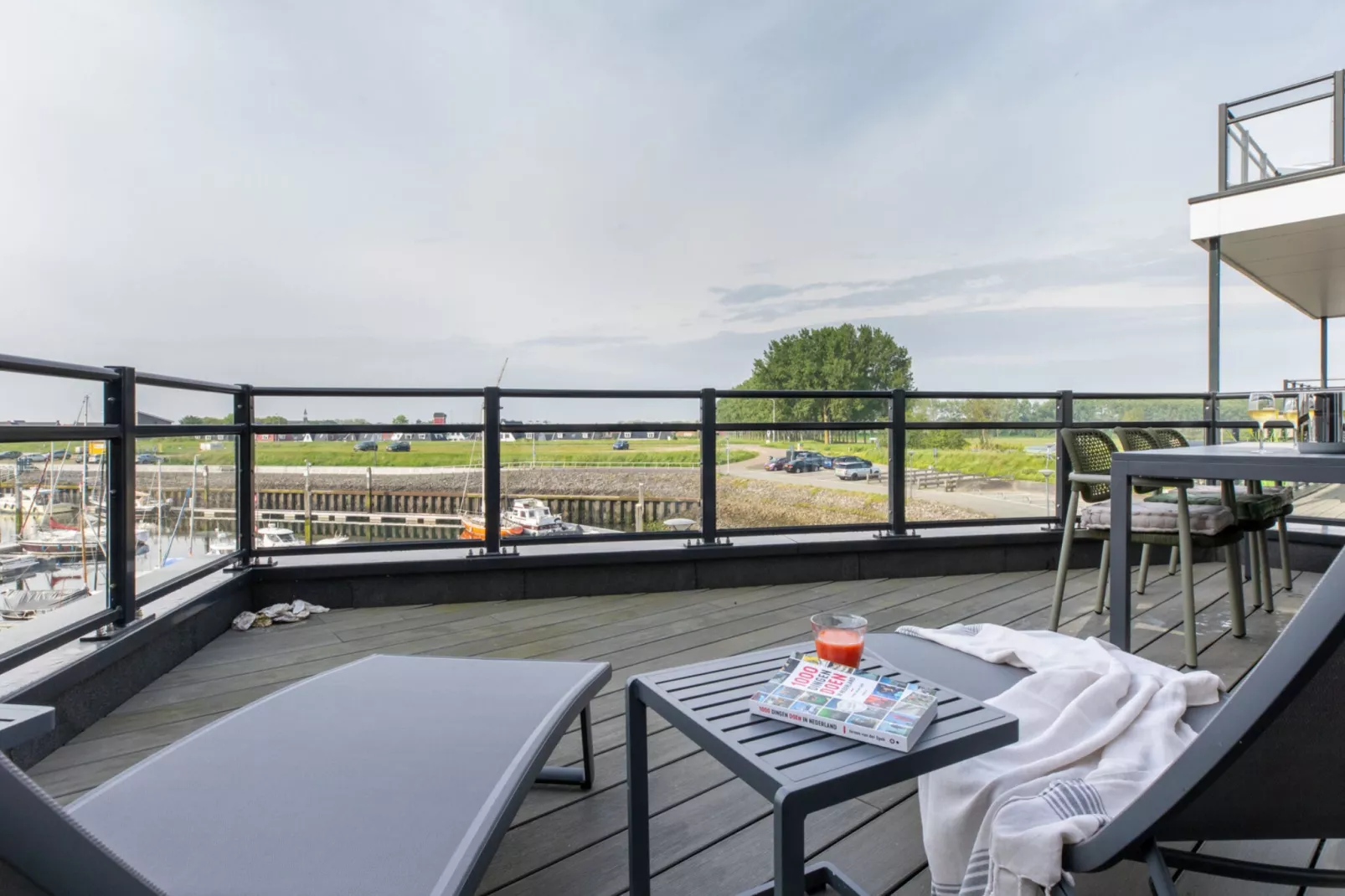 Luxe appartement Vista Maris - Havenweg 8-12 'Oester Oase'-Tuinen zomer