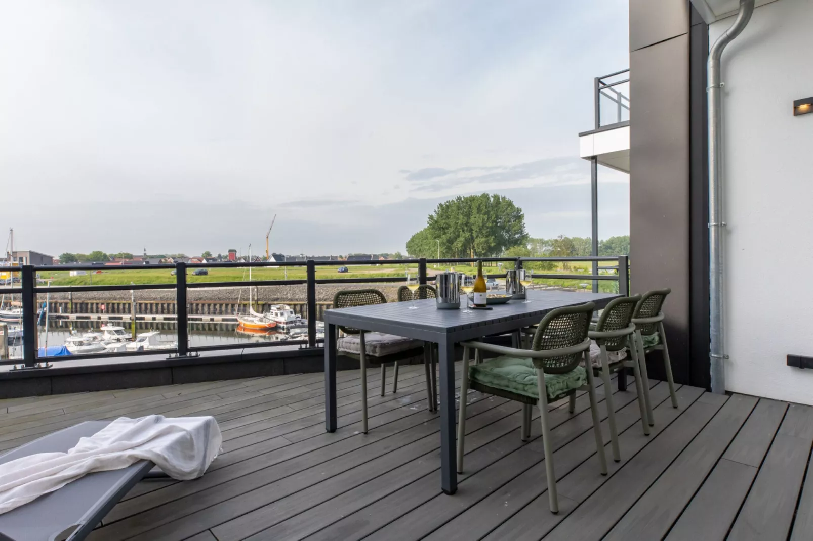 Luxe appartement Vista Maris - Havenweg 8-12 'Oester Oase'-Tuinen zomer