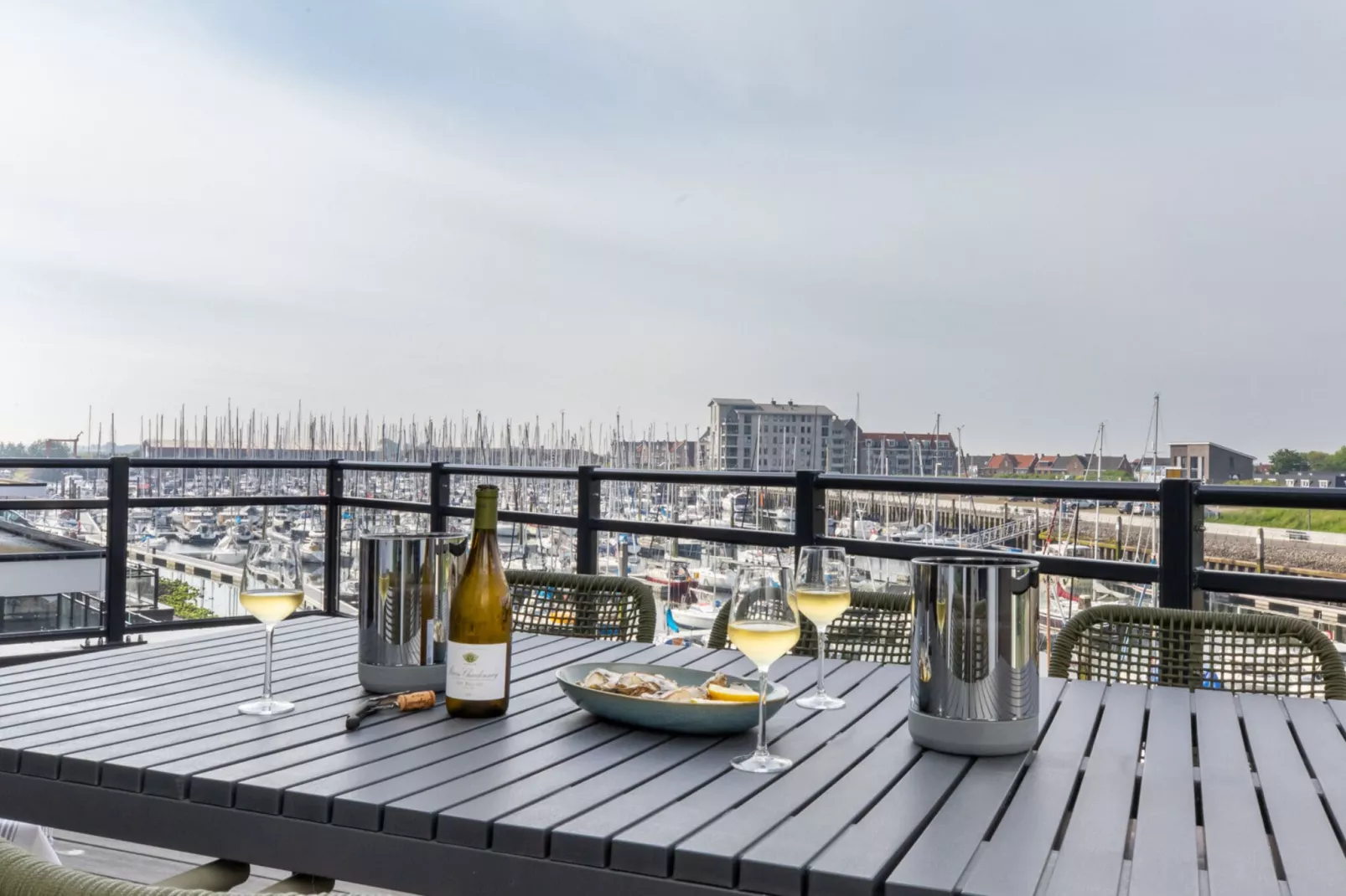 Luxe appartement Vista Maris - Havenweg 8-12 'Oester Oase'-Sfeer