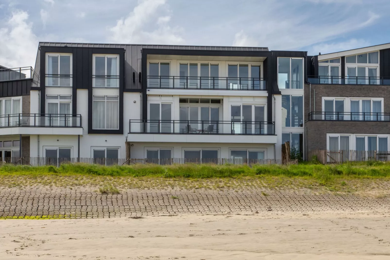 Luxe appartement Vista Maris - Havenweg 8-13  Sint-Annaland-Buitenkant zomer