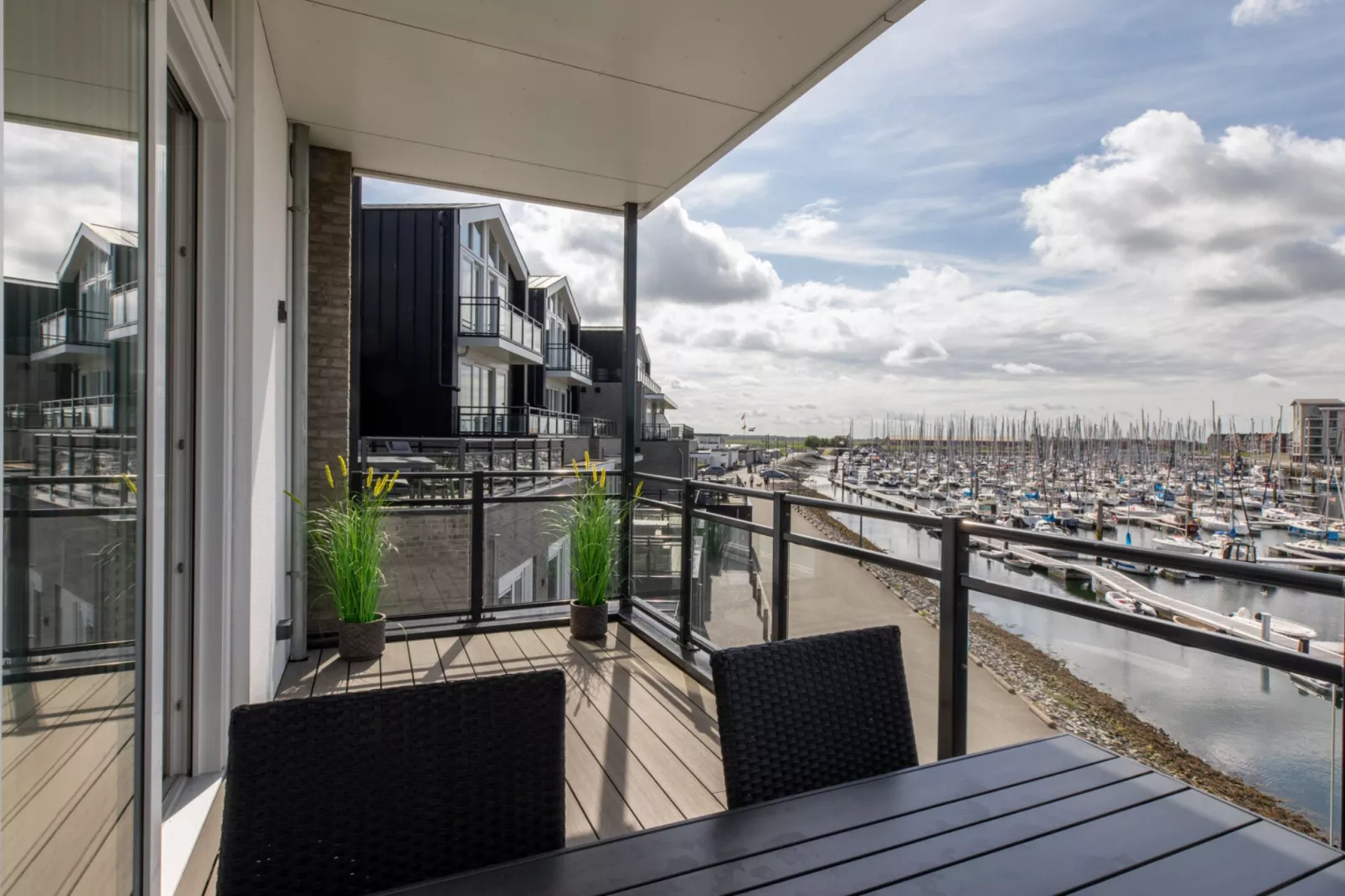 Luxe appartement Vista Maris - Havenweg 8-13  Sint-Annaland-Terrasbalkon