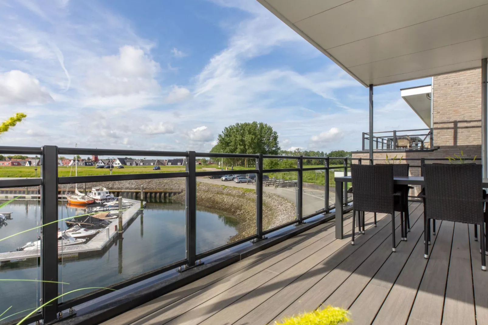 Luxe appartement Vista Maris - Havenweg 8-13  Sint-Annaland-Tuinen zomer