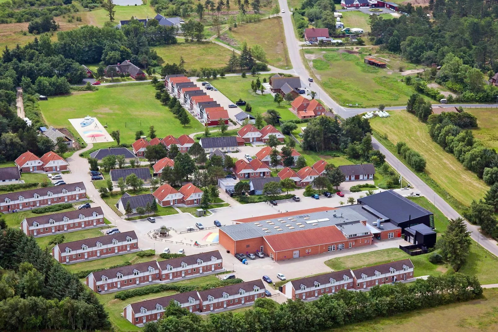 7 vær.,hus,2 badev.,1 plan-Buitenlucht