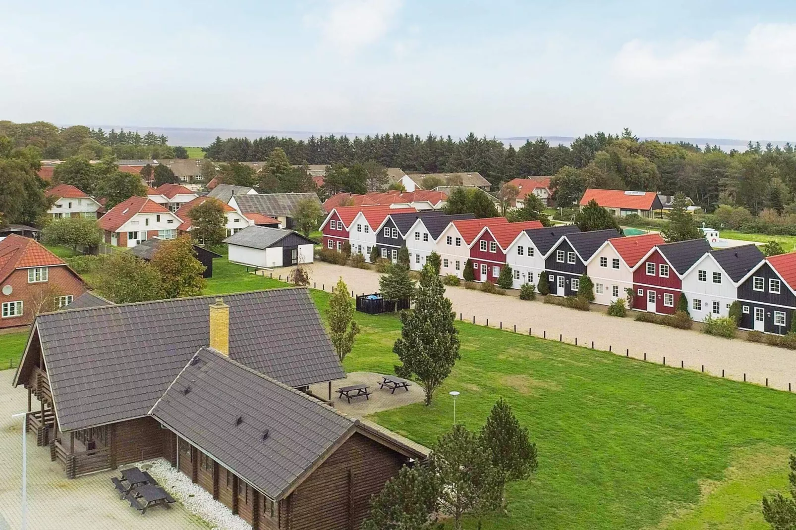 7 vær.,hus,2 badev.,1 plan-Buitenlucht