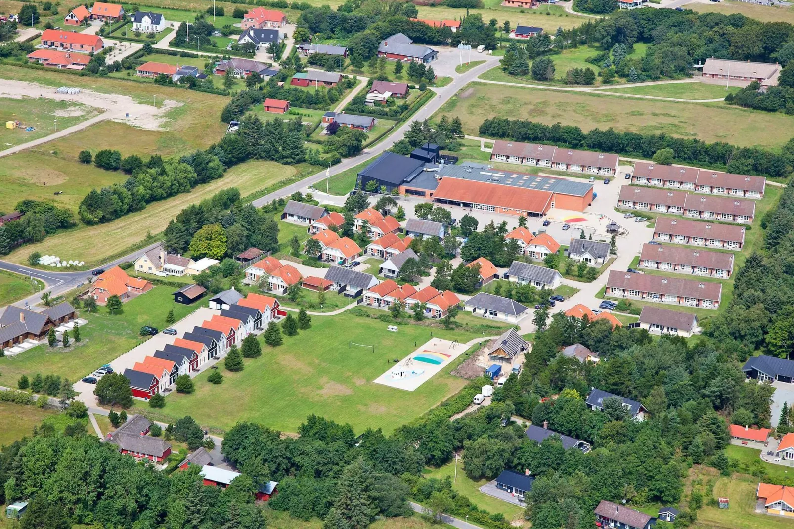 7 vær.,hus,2 badev.,1 plan-Buitenlucht