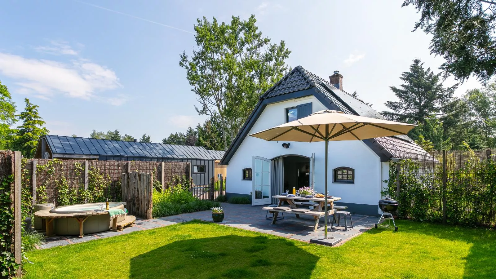 Abs Boerderietje-Tuinen zomer