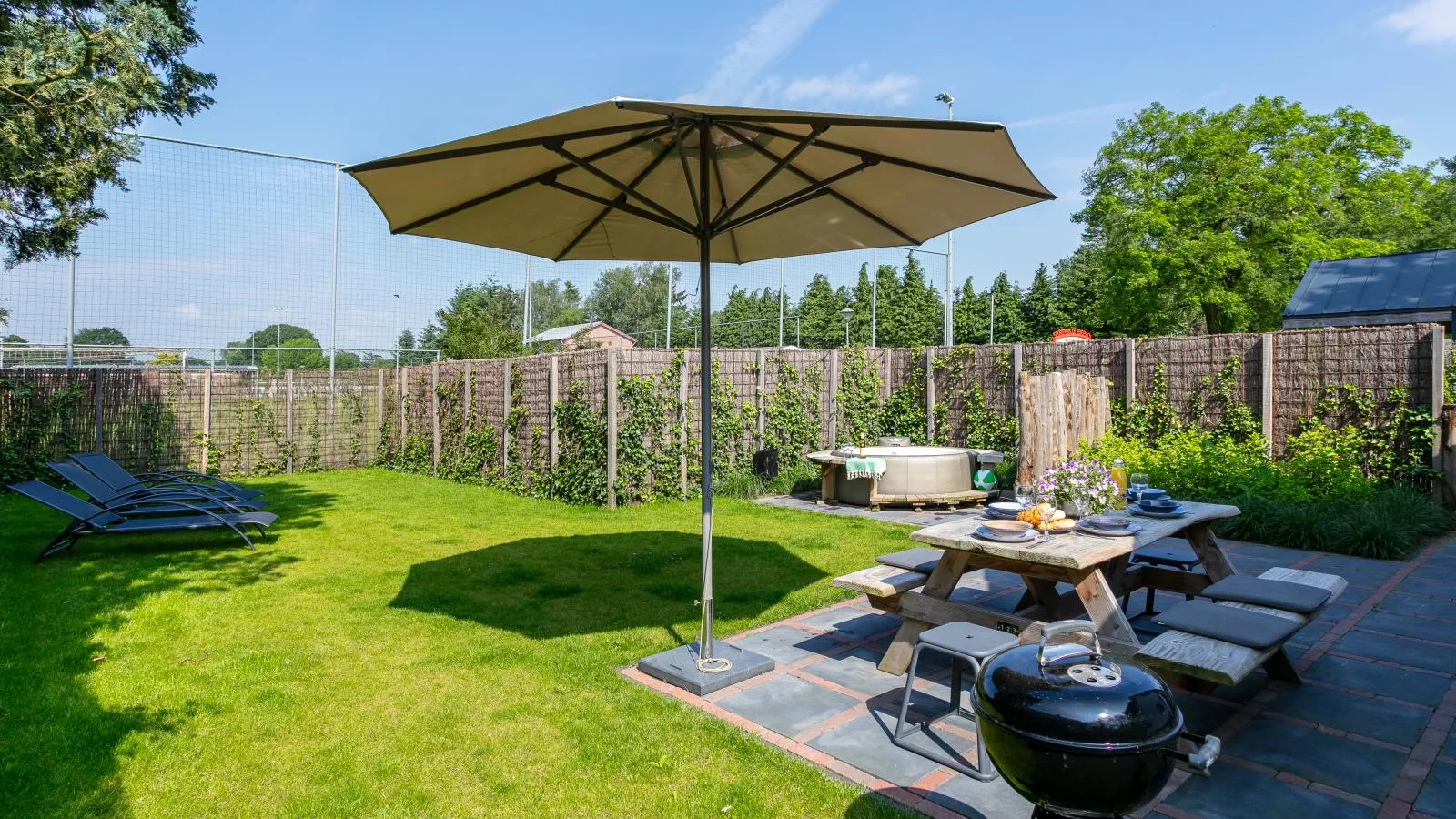 Abs Boerderietje-Tuinen zomer