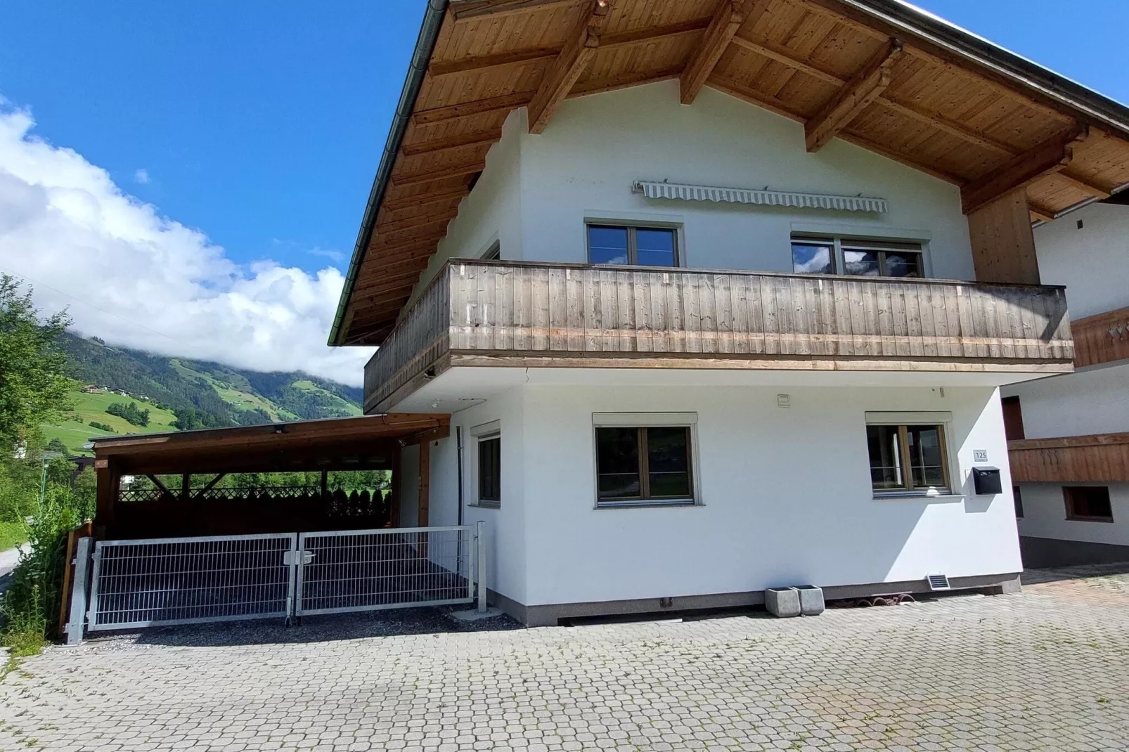 Landhaus Irena-Buitenkant zomer