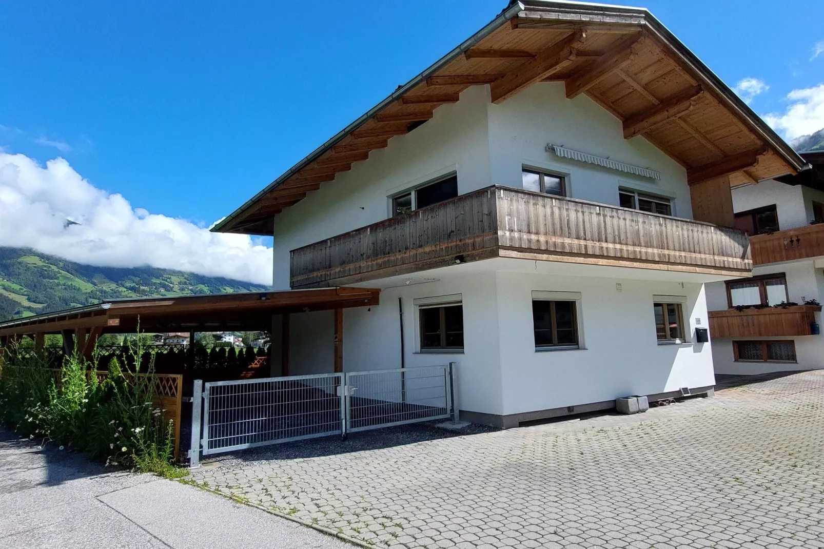 Landhaus Irena-Buitenkant zomer