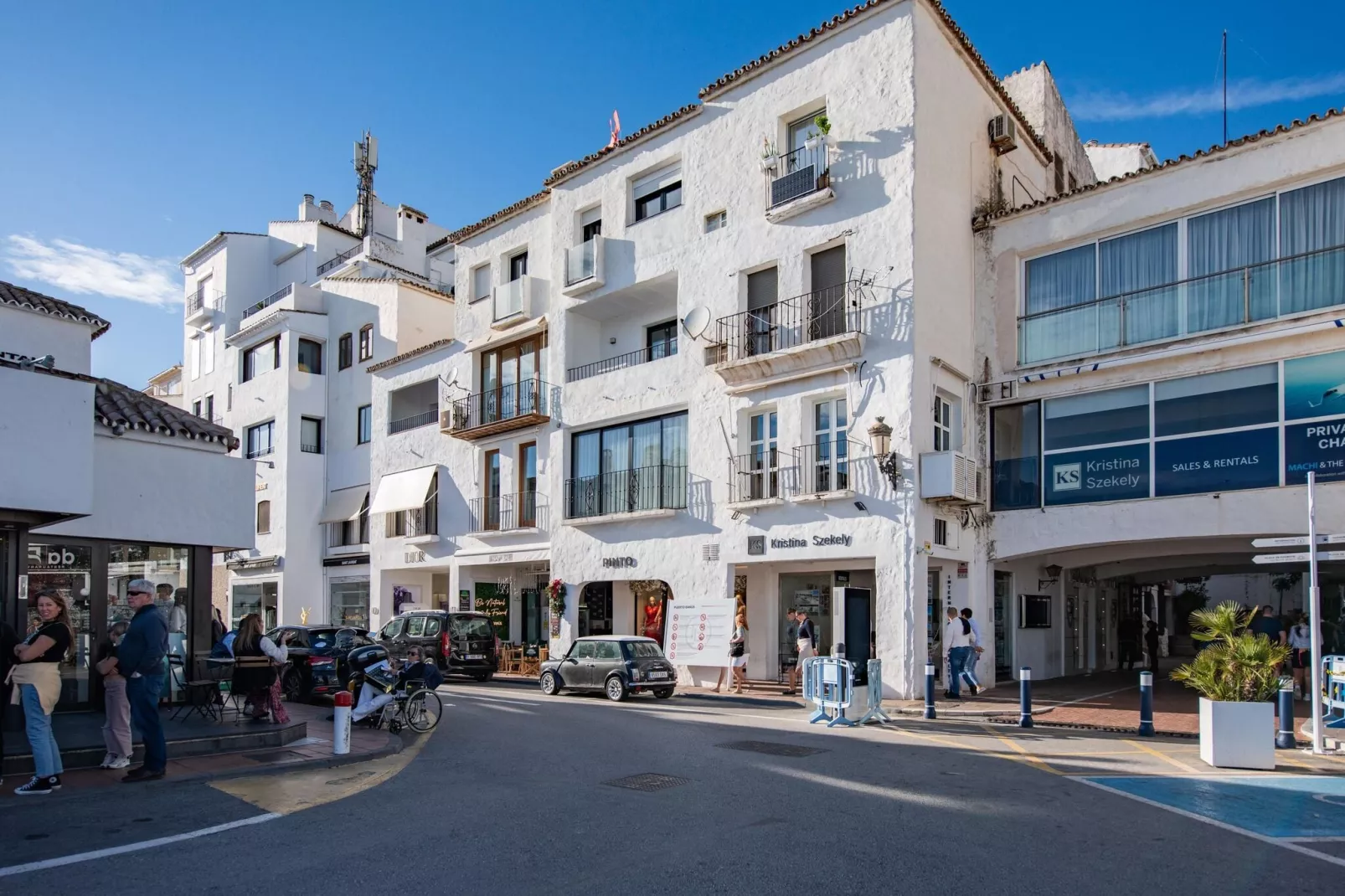 CT 302 - Faro's Puerto Banus Boutique Apartment-Gebieden zomer 1km