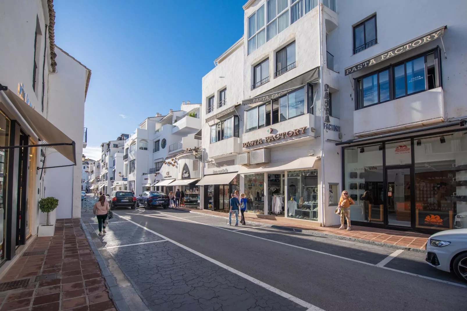 CT 302 - Faro's Puerto Banus Boutique Apartment-Gebieden zomer 1km